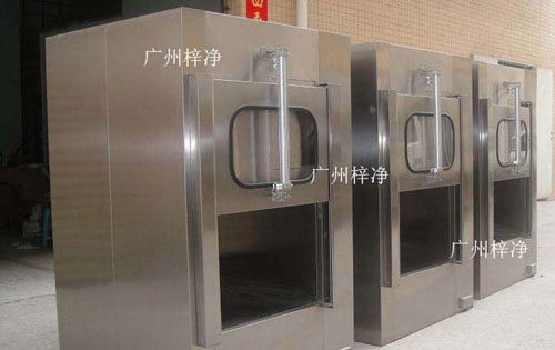 層流傳遞窗主要是用在生物潔凈區作為物品的傳遞,主要應用場所:生物制藥,科研單位,疾控中心,大型醫院,大學科研,生物潔凈及應用的各種潔凈區。