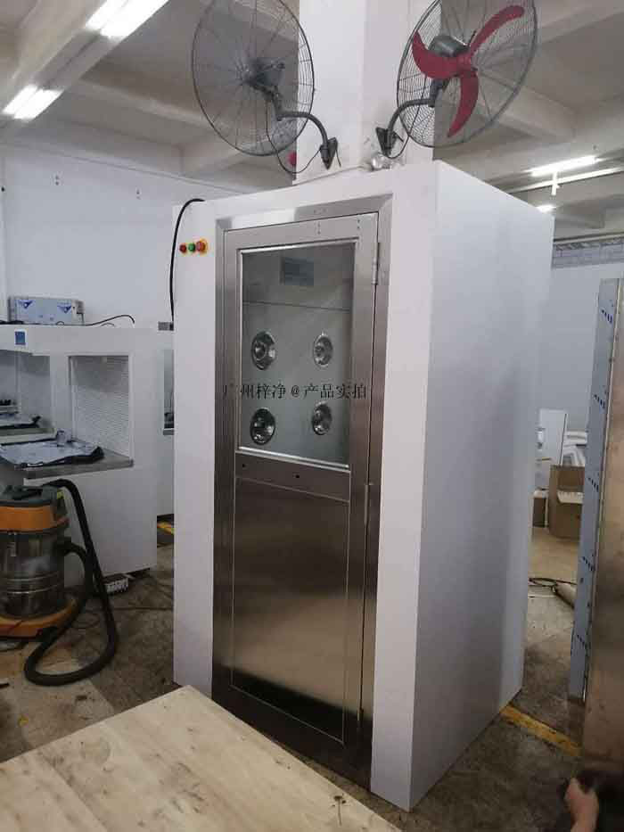 定期檢查風淋室的各個部件，如門密封、風速、風量和控制系統，確保其正常運行。