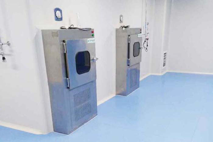 開啟傳遞窗：按照實驗室規(guī)定的方式開啟傳遞窗，通常為從外向內(nèi)或從內(nèi)向外開啟。