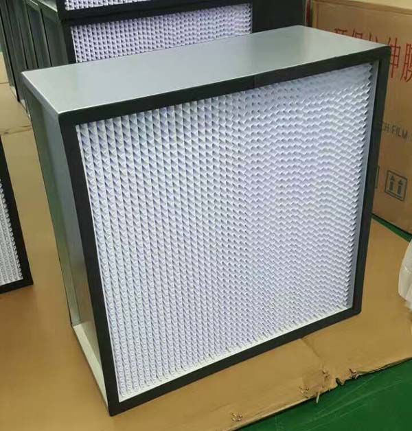 HEPA高效過濾器能夠過濾掉0.3微米以上的微粒，對于大多數潔凈室的要求已經足夠。