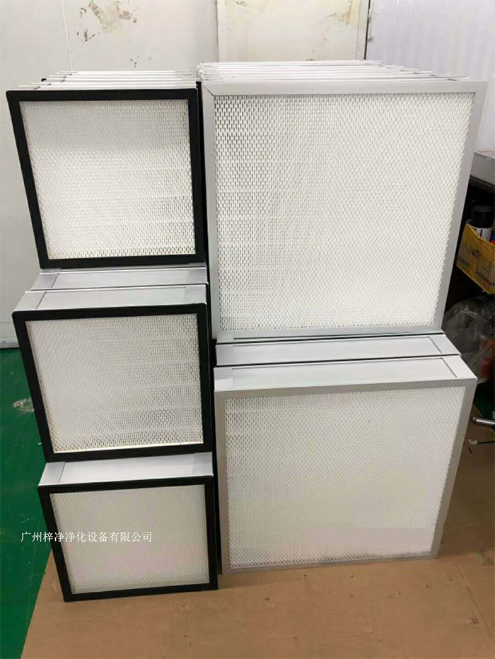 ULPA高效過濾器適用于對潔凈度要求極高的領域，如生物制藥、半導體潔凈室等。