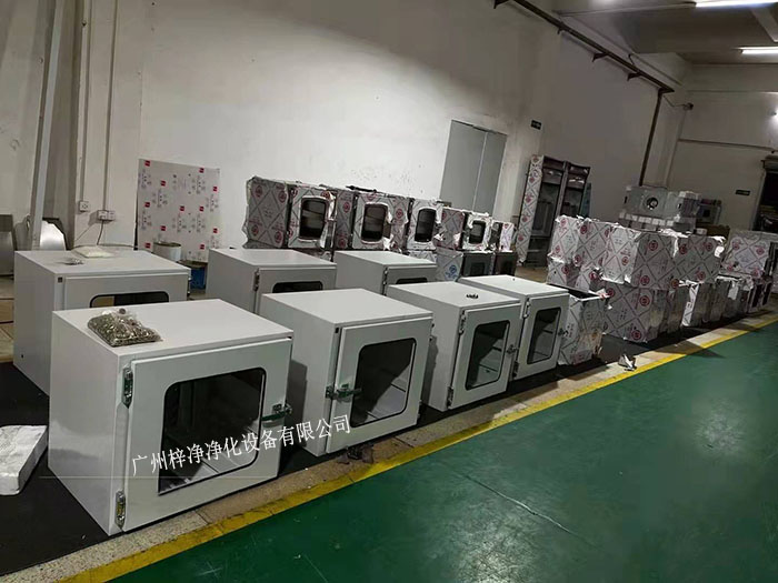無塵車間風(fēng)淋室傳遞窗和超凈工作臺(tái)的相關(guān)介紹